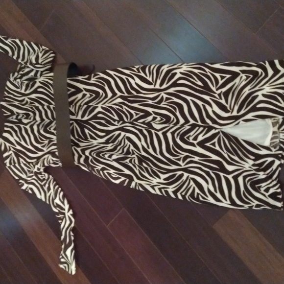 Giraffe print midi dress, long sleeve with belt - Picture 4 of 5